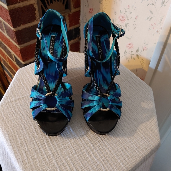 Shoes - Picture 3 of 3